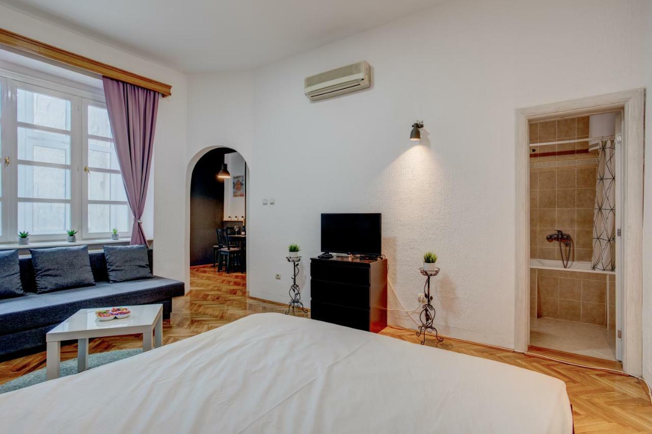 Dora Apartment Belgrado Esterno foto